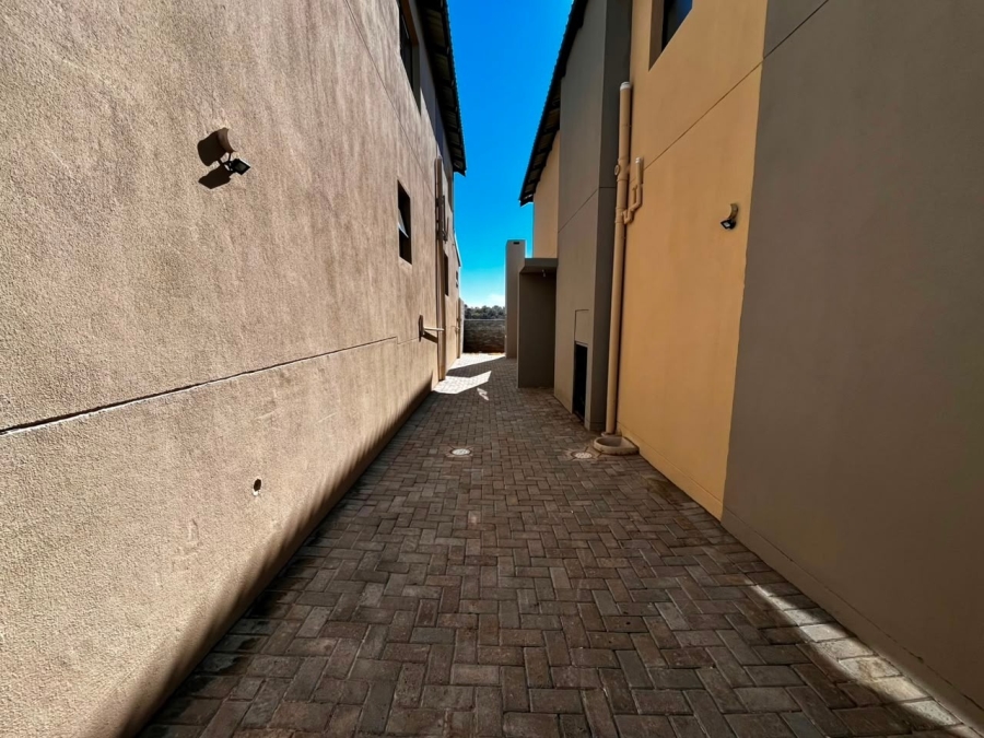 To Let 4 Bedroom Property for Rent in Cashan North West